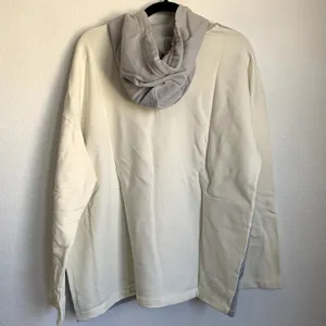 NWT Outdoor‎ Voices Soft Cotton Oversized Hoodie in Dove/Bone thumbnail 4