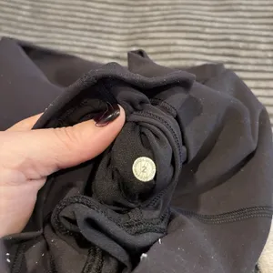 Lululemon Athletica Black Leggings Size 2 25 inch inseam Stretch Comfort Yoga thumbnail 7