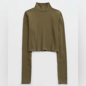 NWT Aerie Long Sleeve Cropped Mock Neck T-Shirt thumbnail 5