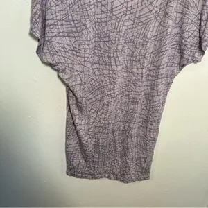 New York & Co Streetwear V-Neck‎ T-Shirt Light Purple thumbnail 9