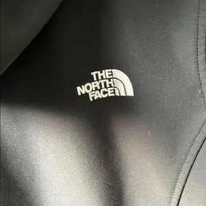 The North Face Black Ski Jacket for Ultimate Snow Adventures thumbnail 4
