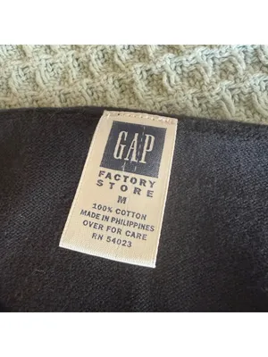 Vintage Y2K Gap Short Sleeve Sweater Womens Medium Black 100% Cotton Shell Top thumbnail 3