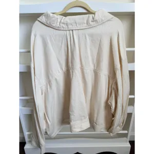 Old Navy Womens 4X Cream Twill Long Sleeve Button Down Utility Shirt NWT thumbnail 2