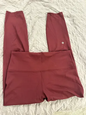 Wunder Lululemon Train Leggings High-Rise 25" Garnet thumbnail 1