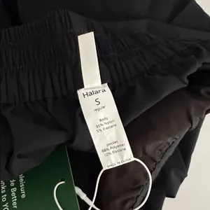 HALARA  Black Cargo Pants NWT thumbnail 6