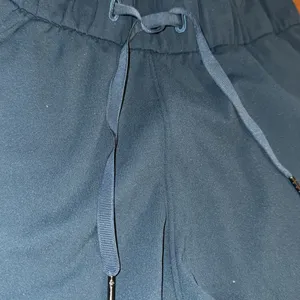 Lululemon On The Fly Short  size 6 thumbnail 3