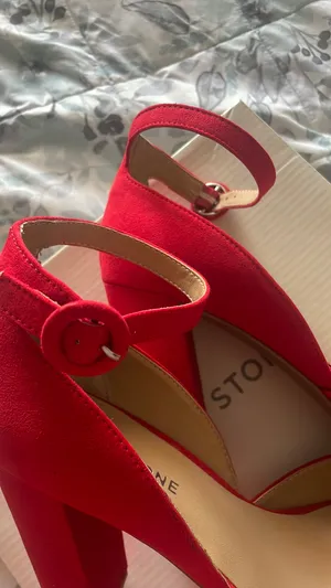 Red dress shoes by Sun and Stone thumbnail 3