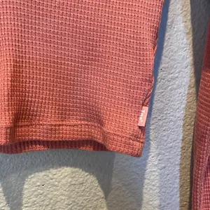 Aritzia TNA Women’s Waffle knit notch neck shirt size XXS thumbnail 3