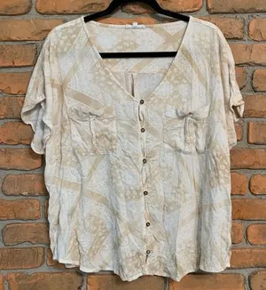 Maurices Button Down Top Womens Size XXL Beige White Bandana Print Short Sleeve‎ thumbnail 1