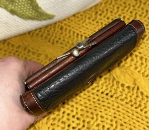 Dooney & Bourke Vintage Leather Wallet w Kisslock Change Section thumbnail 3