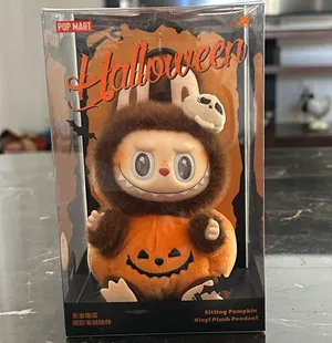 Pop Mart Halloween Sitting Pumpkin Labubu 100% authentic Orange thumbnail 1
