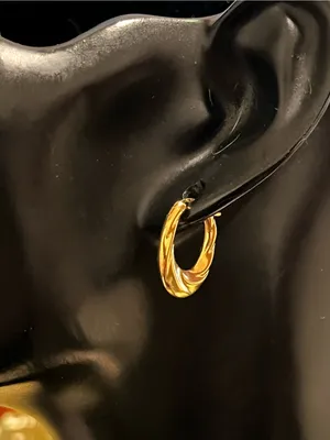 Macy’s 14K Gold Hoop Diamond Earrings W/ Resin Core thumbnail 11