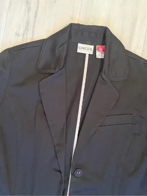 Chico's Women's Black Two-Button Tailored Blazer thumbnail 4