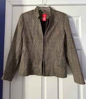 Oscar de la Renta Tweed Jacket & Skirt Set are a size 6. thumbnail 8
