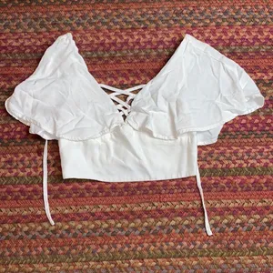 Forever 21 WHITE RUFFLE PEASANT CROP BLOUSE thumbnail 1