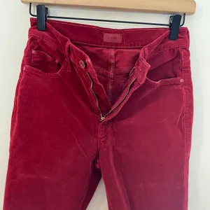 MOTHER- Insider Crop Step Fray Hopscotch Red Corduroy Pants Raw Hem thumbnail 6