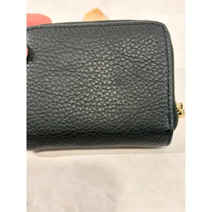 Steve Madden Womens Black Pebbled Faux Leather Zip Bifold Wallet Gold Logo‎ Bar thumbnail 2