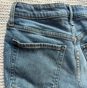 Old Navy Jean Shorts size 4 thumbnail 6