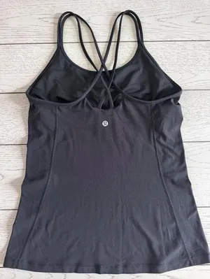 Lululemon black tank top size 8 excellent pre owned condition thumbnail 7