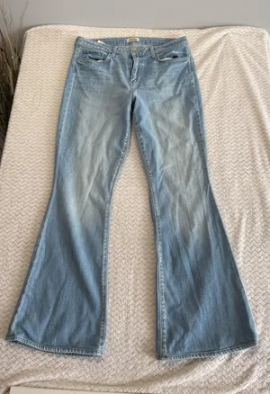 L'AGENCE Olympia High Rise Bell Flare Jeans Light Wash Blue Size 30 2531RDM thumbnail 1