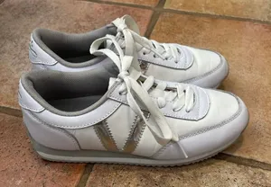 Volatile kicks sneaker with a silver detail size 7 White thumbnail 1