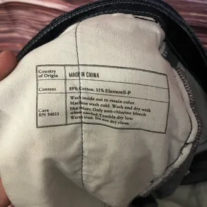 Dark Washed, Straight Legged. Size 28. thumbnail 5