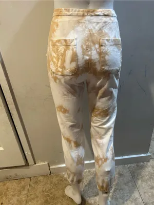 Vuori Tie-Dye Jogger Pants in Cream & White thumbnail 4