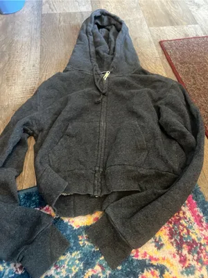 Brandy Melville grey cropped hoodie thumbnail 4