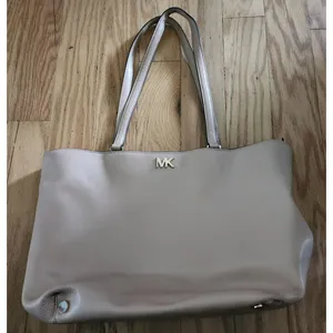 Michael Kors Bag Womens Size Medium Beige Tote Travel‎ Double Handles Logo thumbnail 1