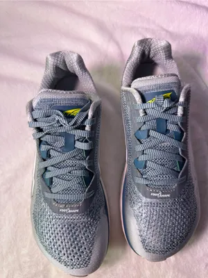 Altra Men’s Light Gray and Teal Road Running Shoes thumbnail 4