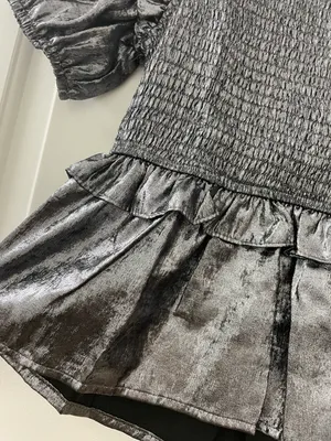 The Clothing Company | NWOT | Metallic Smocked Puff Sleeve Top | M | Dark Grey | CT7721 thumbnail 3