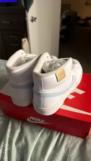 Nike Shoes Court Royale 2 Mid Women’s thumbnail 5