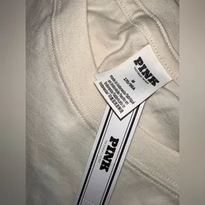 Victoria’s Secret PINK “So Chilly” Beige Logo Tee NWT thumbnail 5