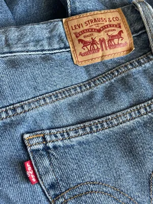 Levi’s High Waisted Mom Jeans Size 30 thumbnail 6