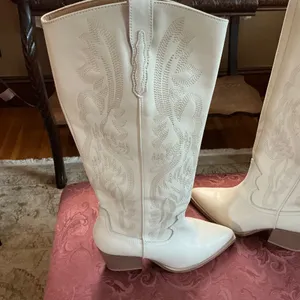Crown Vintage Sila Embroidered Western Boots in White Sz 7 EUC thumbnail 8