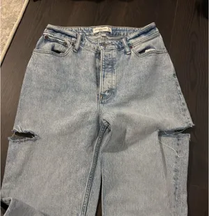 Abercrombie High-Rise Curve Love Jeans thumbnail 4