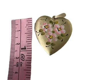 Vintage floral painted heart locket pendant thumbnail 4