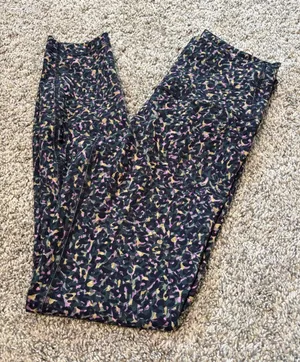 Lululemon Wunder Train High-Rise Tight 25" size 6 thumbnail 1
