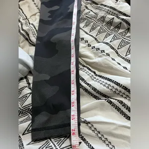 AERIE CHILL PLAY MOVE Camo Leggings 26” Women’s Pants Sz Small. EUC thumbnail 8