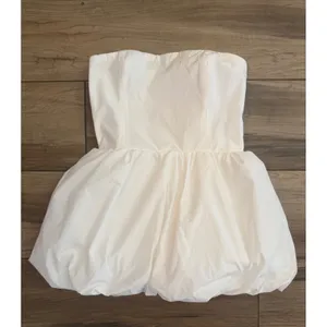 New! Amanda Uprichard‎ Saylor Skort Romper White Bubble Hem Strapless Size Small thumbnail 6