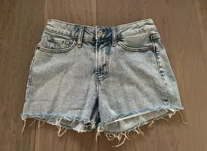 Old Navy OG Straight Blue Jean Shorts Size 0 thumbnail 1