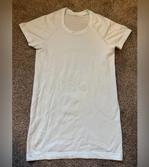 Lululemon Swiftly Tech Tee thumbnail 1