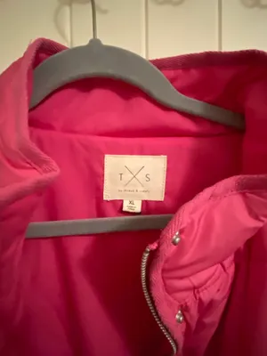 Quilted hot pink jacket Size XL thumbnail 2