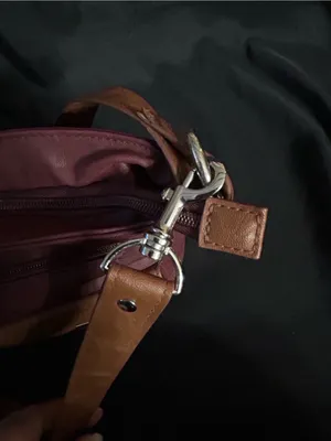 Rosetti Women’s Soft Leather Burgundy & Tan Multi-Pocket Hobo Satchel Bag Purse thumbnail 9