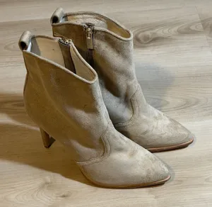 RAYE Ankle Boots Tan 8.5 Women Suede Pointed Toe Stiletto Western Zip thumbnail 1
