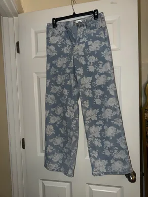 Madden Girl Floral Jeans thumbnail 3