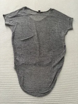 Forever 21 Heather Gray Short Sleeve Hi-Low Top Size Small thumbnail 3