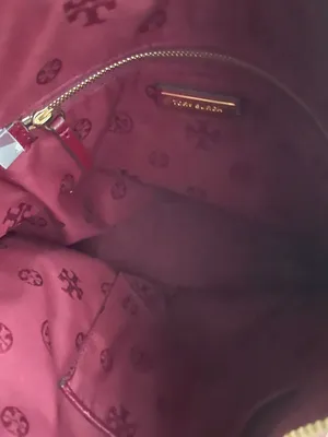 Tory Burch Burgundy Leather Shoulder Bag with Gold Hardware Burgundy color thumbnail 4