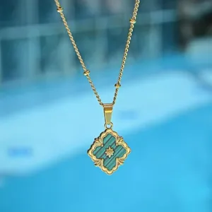 Medieval Renaissance Emerald Green Clover Pendant Necklace thumbnail 3