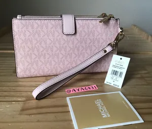 Michael Kors Wallet thumbnail 2